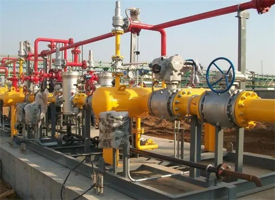 新疆输油管道工程